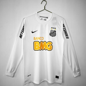 2012-2013 seasonSantos' long-sleeved retro home jersey